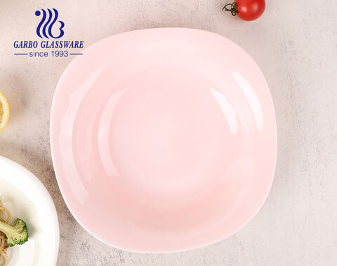 Assiette en verre de luxe de forme carrée avec décor de couleur rose