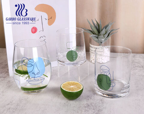 Glasbecher Gin- und Weinglas und Krug für individuelles Glaswaren-Set