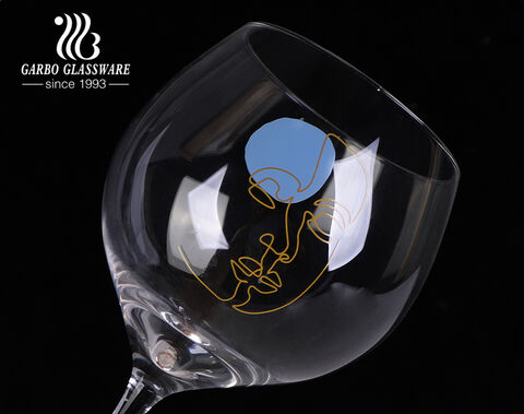 Glasbecher Gin- und Weinglas und Krug für individuelles Glaswaren-Set