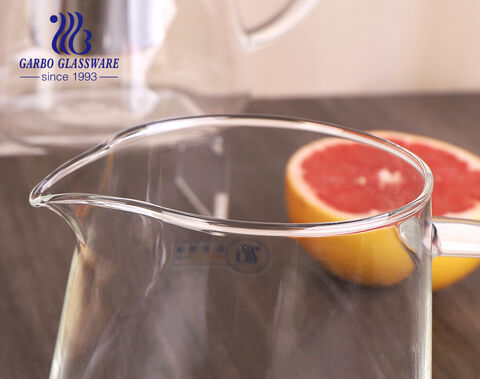 Thé chaud en verre borosilicaté transparent pour une personne de 550 ml avec infuseur