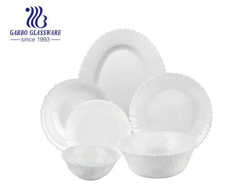 26-teiliges Tafelservice aus weißem, gehärtetem Opalglas mit Schalen und Tellern