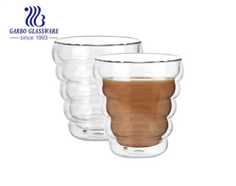 Vaso de café de vidrio de doble pared de borosilicato alto en forma de V con diseño de burbujas