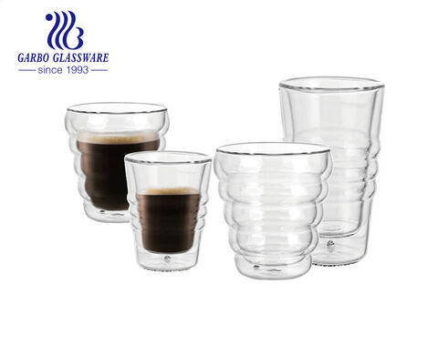 Gobelet à café en verre à double paroi en forme de V à haute teneur en borosilicate