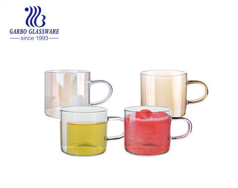 Kundenspezifische Teetasse aus Glas mit farbigem Griff, 115 ml, rosa Kaffeetassen aus Glas mit Griff