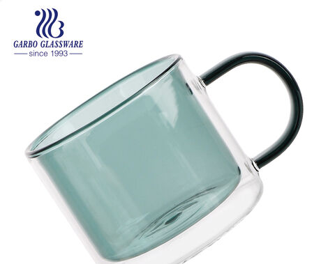 Tasse en verre à double paroi à haute teneur en borosilicate avec paroi intérieure de couleur unie personnalisée