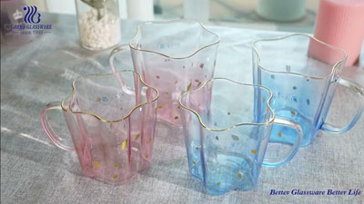 Tasse en verre borosilicaté cinq étoiles de luxe de 365 ml avec couleur de pulvérisation et décor doré