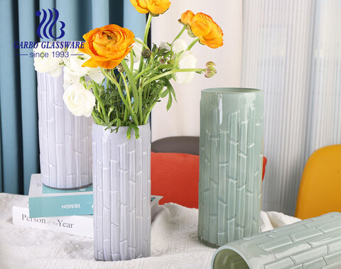 Vases floraux décoratifs en verre de couleur ivoire et aigue-marine faits à la main