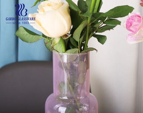 Vase à fleurs en verre de couleur rose de 168 mm de hauteur