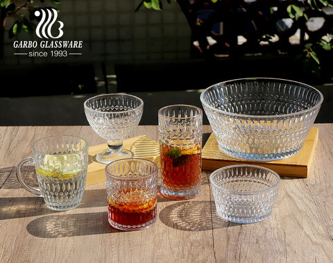 Tasse à café en verre gaufré de haute qualité avec motif en diamant gravé.