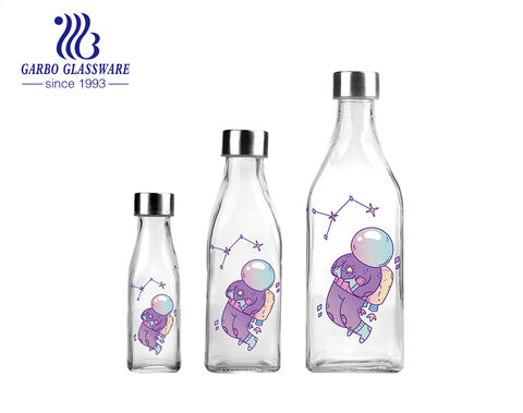 Heiß verkaufte quadratische Glasflaschen mit trendigen Abziehbildern