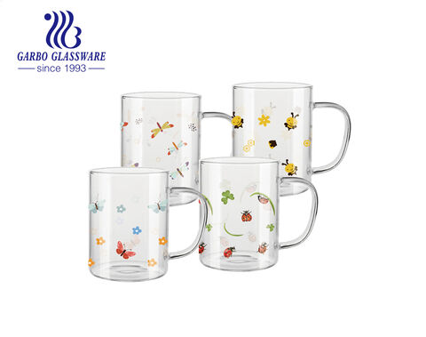 Caneca promocional de vidro borosilicato com estampas exclusivas de decalque