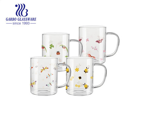 Caneca promocional de vidro borosilicato com estampas exclusivas de decalque