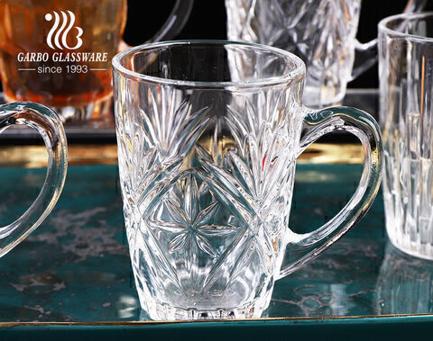 Bicchiere in vetro trasparente goffrato personalizzato con manico da 200 ml