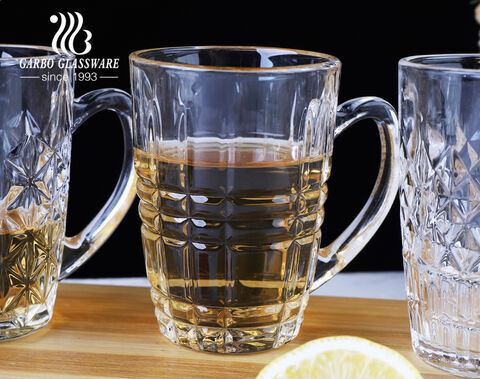 Mug en verre haut de gamme avec 4 motifs de moules uniques et une qualité de blanc élevée