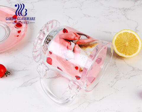 Elegantes Glasbecher- und Untertassen-Set mit atemberaubendem Aufkleber-Design für den Muttertag