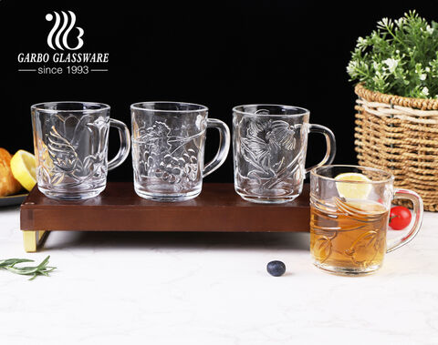 Classica tazza da tè in vetro trasparente da 8 once con piante e frutti in rilievo