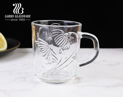 Tasse à thé en verre transparent classique de 8 oz avec gaufrage de plantes et de fruits