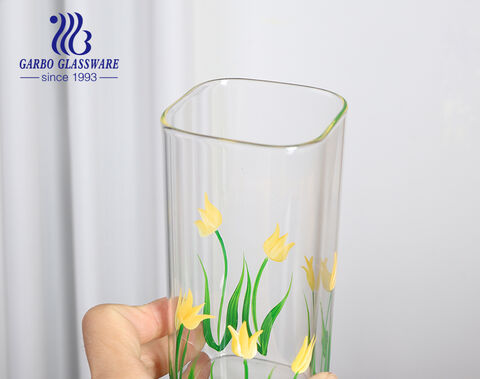 Nouvelle conception de décalcomanie Ensemble de carafes en verre à haute teneur en borosilicate de 1500 ml avec plateau en bambou