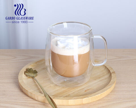 Tasse en verre à double paroi personnalisable avec poignée : tasse à boisson isolée élégante.