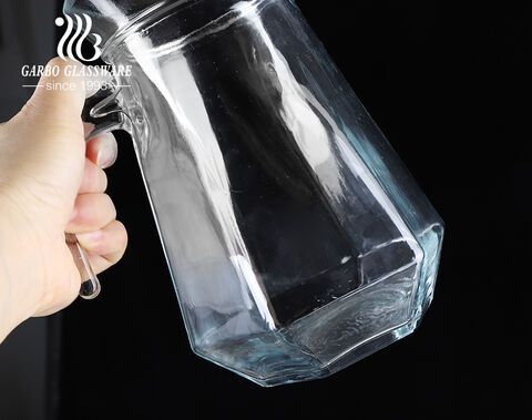 Klassischer 1000-ml-1-Liter-Wasserkrug aus Glas für den Heimgebrauch mit Kunststoffdeckel