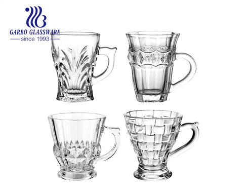 Taza de vidrio de alta calidad blanca Taza de vidrio de diseño de patrón cuadrado