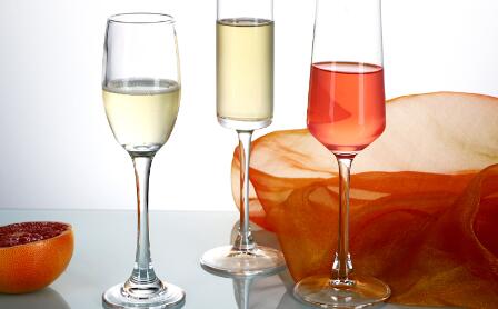 The Allure of Champagne Glass Cups: Elevating Your Celebration and Sipping Experience