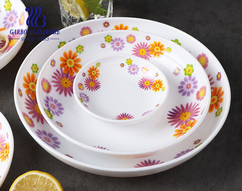 Charmante 7-Zoll-Opalglasplatte mit farbigen Blütenaufklebern und floralem Rand