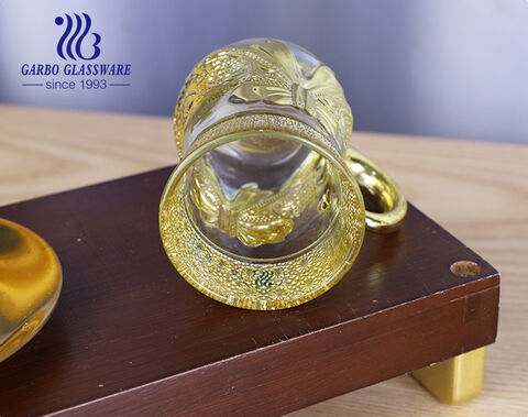 كوب شاي زجاجي فاخر مطلي باللون الذهبي على طراز الشرق الأوسط