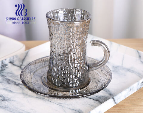 Grauer Ionenplattierungs-Design-Glas-Teebecher mit Untertasse, Fabriklieferant