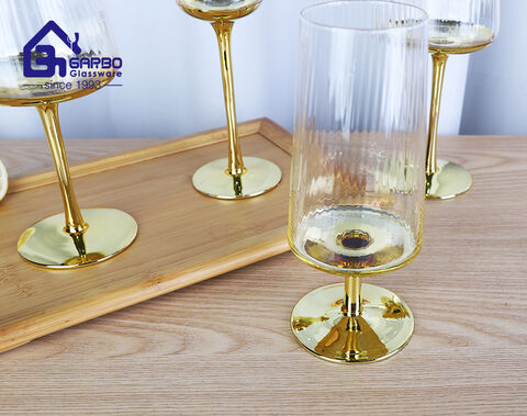 Proveedor de China, galvanoplastia, copa de vino de vidrio con base dorada