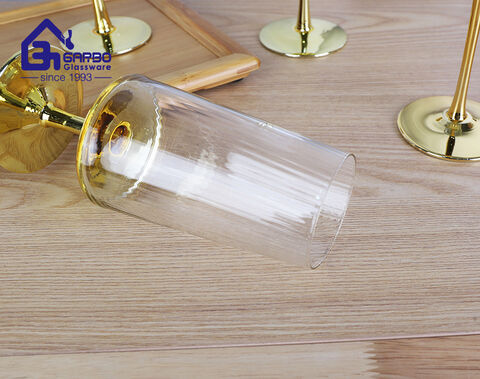 China Supplier Electroplating Golden Base Glass Wine Goblet