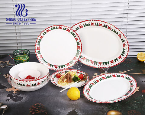 Set da pranzo in vetreria opale dal design natalizio di lusso