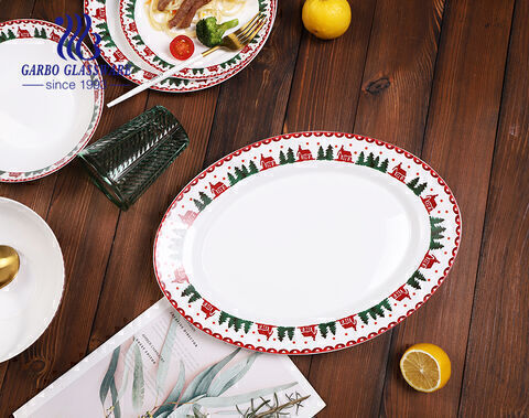 Conjunto de jantar luxuoso em vidro opala com design de Natal