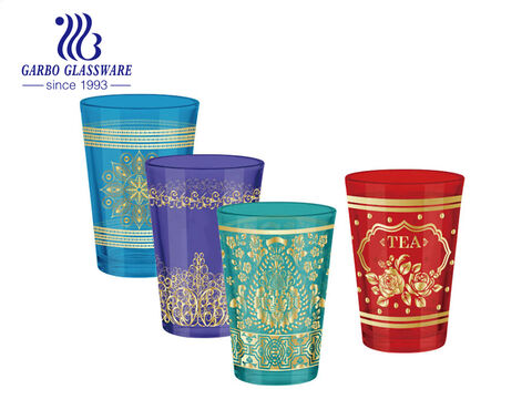 6OZ arabisches Teeglas im marokkanischen Stil mit individueller Sprühfarbe und goldenem Lederaufkleber