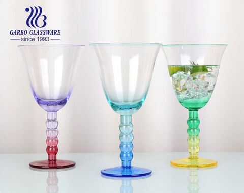 Luxuriöser Cocktailglasbecher mit Stiel und Sprühfarbe für den amerikanischen und europäischen Markt