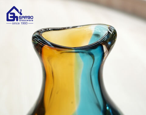 مزهرية زجاجية مصنوعة يدويًا بقاعدة ثقيلة من المورد الصيني