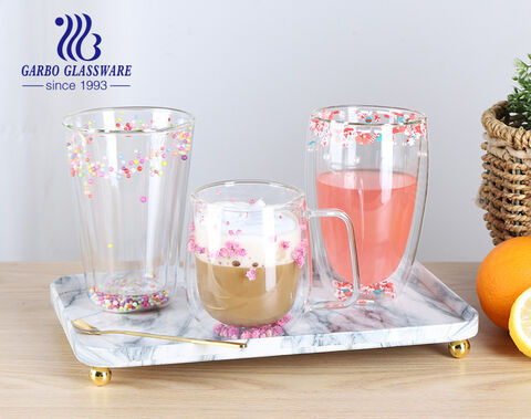 Doppelwandiger Glasbecher mit zartem Design, 300 ml Borosilikat-Kaffeeglasbecher