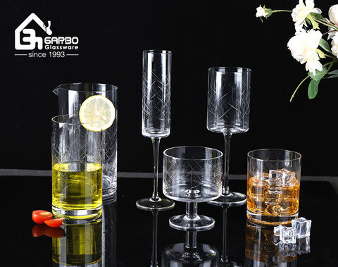 Handblown high-quality classical old fashion glass wine dispenser with hand-engraved pattern for bar home