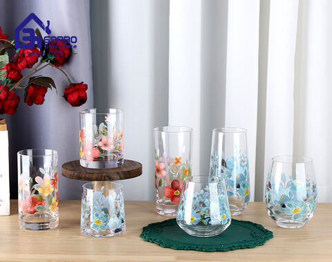 Vaso de vidrio con diseño floral rosa personalizado de alto borosilicato hecho a mano para uso Horeca