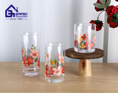 Horeca 用の手作りの高ホウケイ酸カスタマイズされたピンクの花のデザインのガラス タンブラー