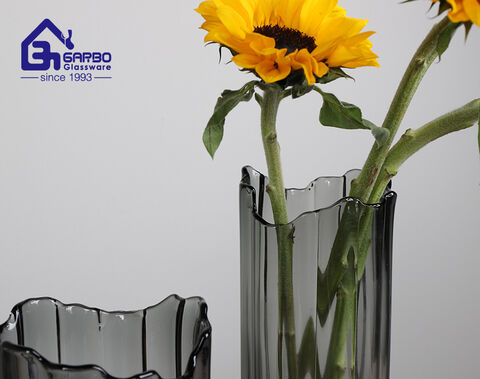 Vaso de vidro luxuoso de cor sólida cinza com madeira para o mercado europeu