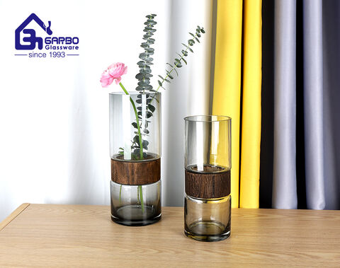 Etwa 10 Zoll graue dekorative Vase aus zylindrischem Glas für Blumen mit Holzdekor