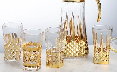 مجموعة شرب الزجاج المطلي بالكهرباء الفاخرة ذات الطراز الذهبي للسوق العربية