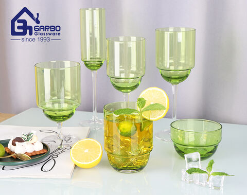 Collezione di bicchieri da champagne vintage di colore verde solido da 215 ml con stelo trasparente