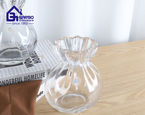 High-end elegant ion-plating blown glass vase for home use