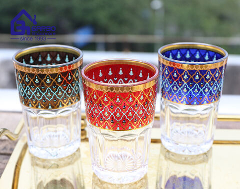 Vendita all'ingrosso di tazze da tè in vetro in stile mediorientale con nuove decalcomanie