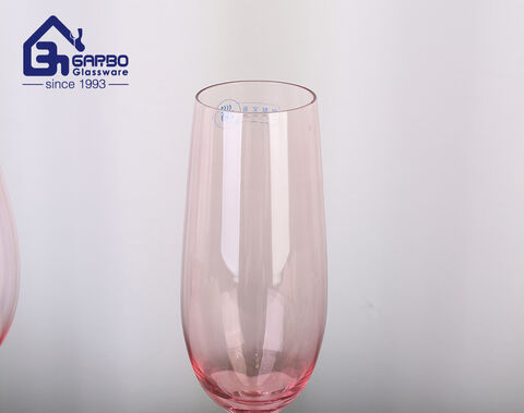 Tasse à vin en verre soufflé fait à la main de 540 ml avec couleur en spray