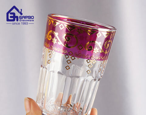 السوق العربي المبيعات الساخنة كأس الشاي الزجاجي الذهبي صائق الطباعة 170 مل أكواب الشرب