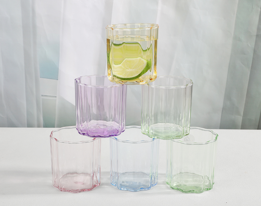 295ML flower shape machine blown glass tumbler with spray color