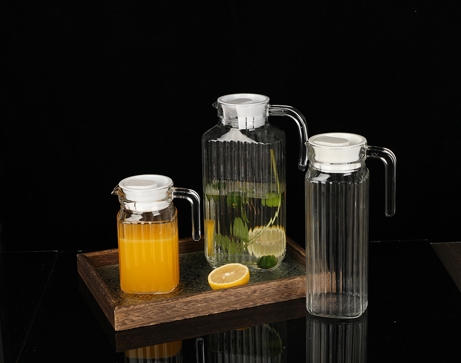 Classic glass pitcher with line design high quality strip pot